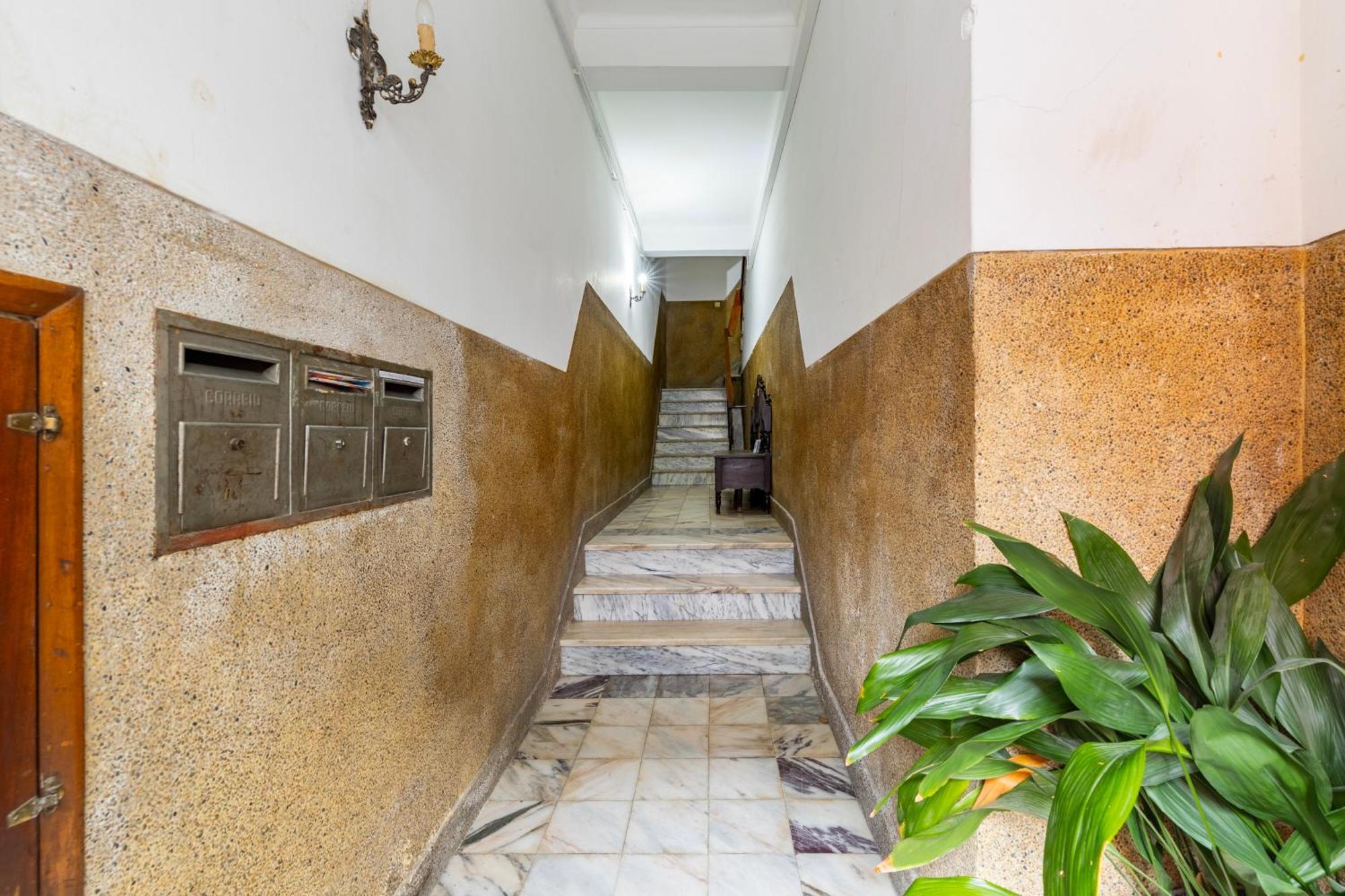 Cosy Remodeled Apartment In The City Center Fundão Exteriér fotografie